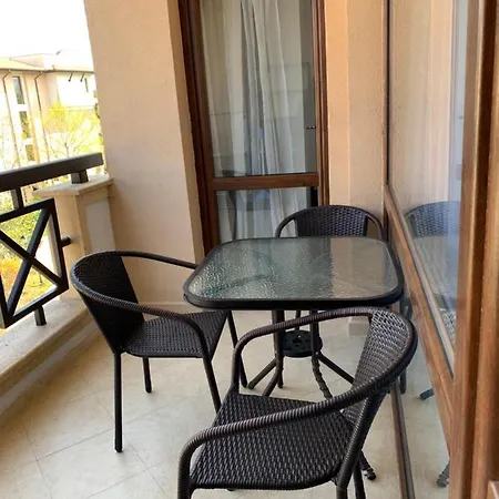 Oasis Club Apartment *
