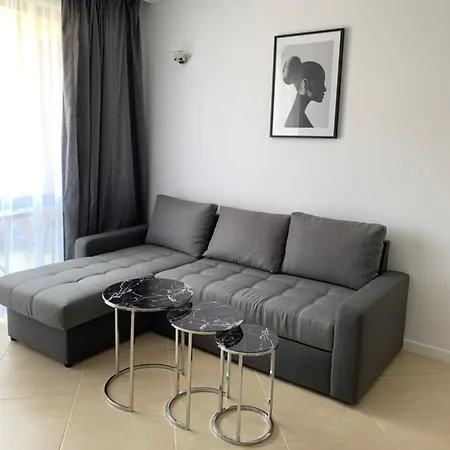 Oasis Club Apartment Lozenets